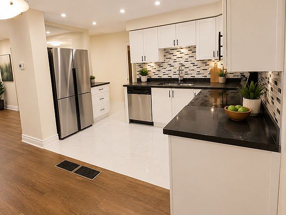 5th image of 3250 The Credit Woodlands #16