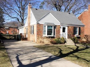 840 Rolling Pass, Glenview, IL 60025