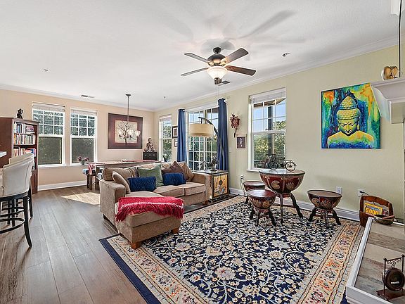 3rd image of 206 Johnson Street