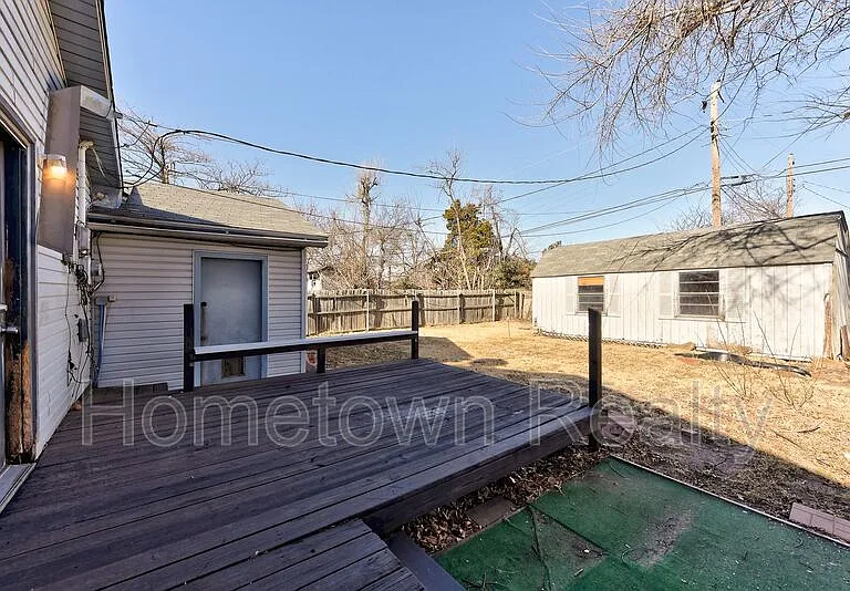 7105 NW 43rd St — Photo 21