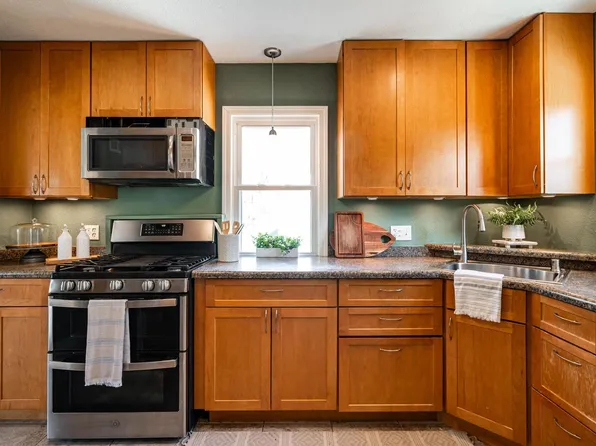 205 North Greenfield AVENUE, Waukesha, WI 53186