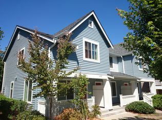 6557 32nd Ave SW, Seattle, WA 98126