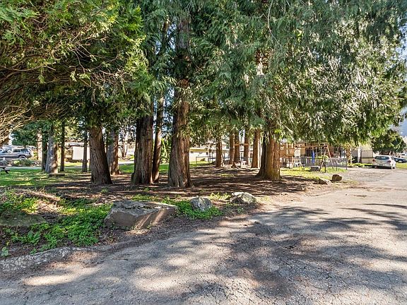 3rd image of 52604 Yale Rd #10