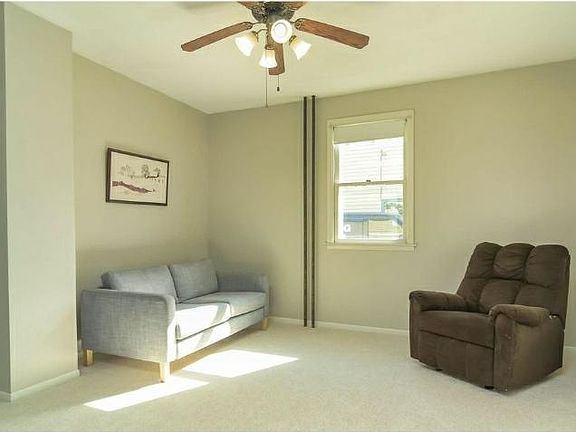 3rd image of 560 Orleans St