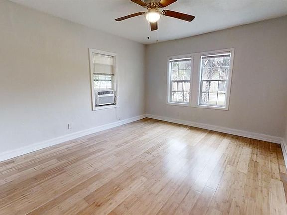 4th image of 4717 Iris St N