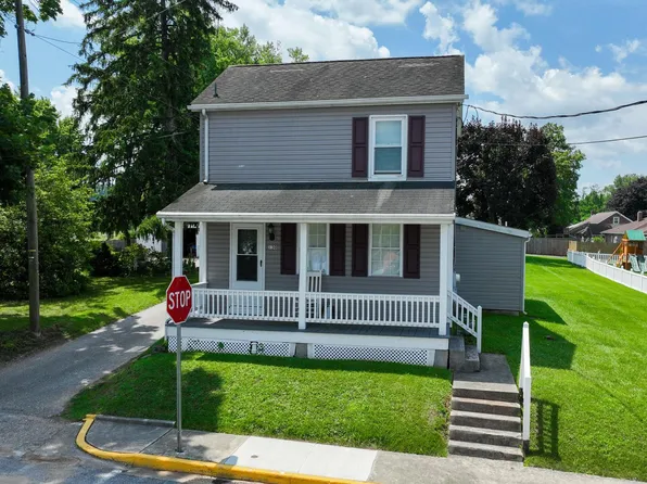 150 Walnut St, Mount Wolf, PA 17347