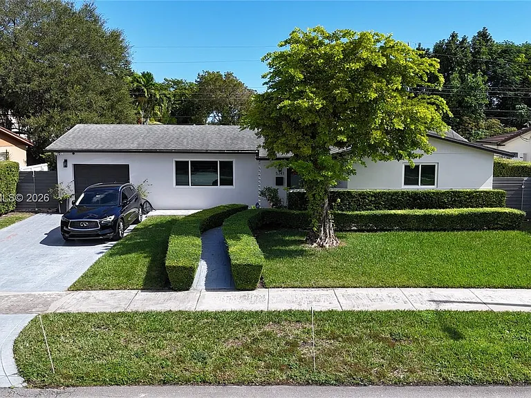SW 95th Ct — Photo 1