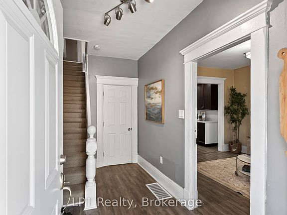 5th image of 273 Bethune St