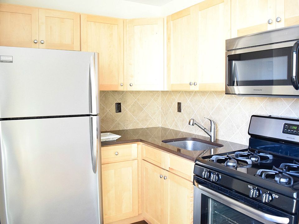 1st image of 3176 37th St APT 2F