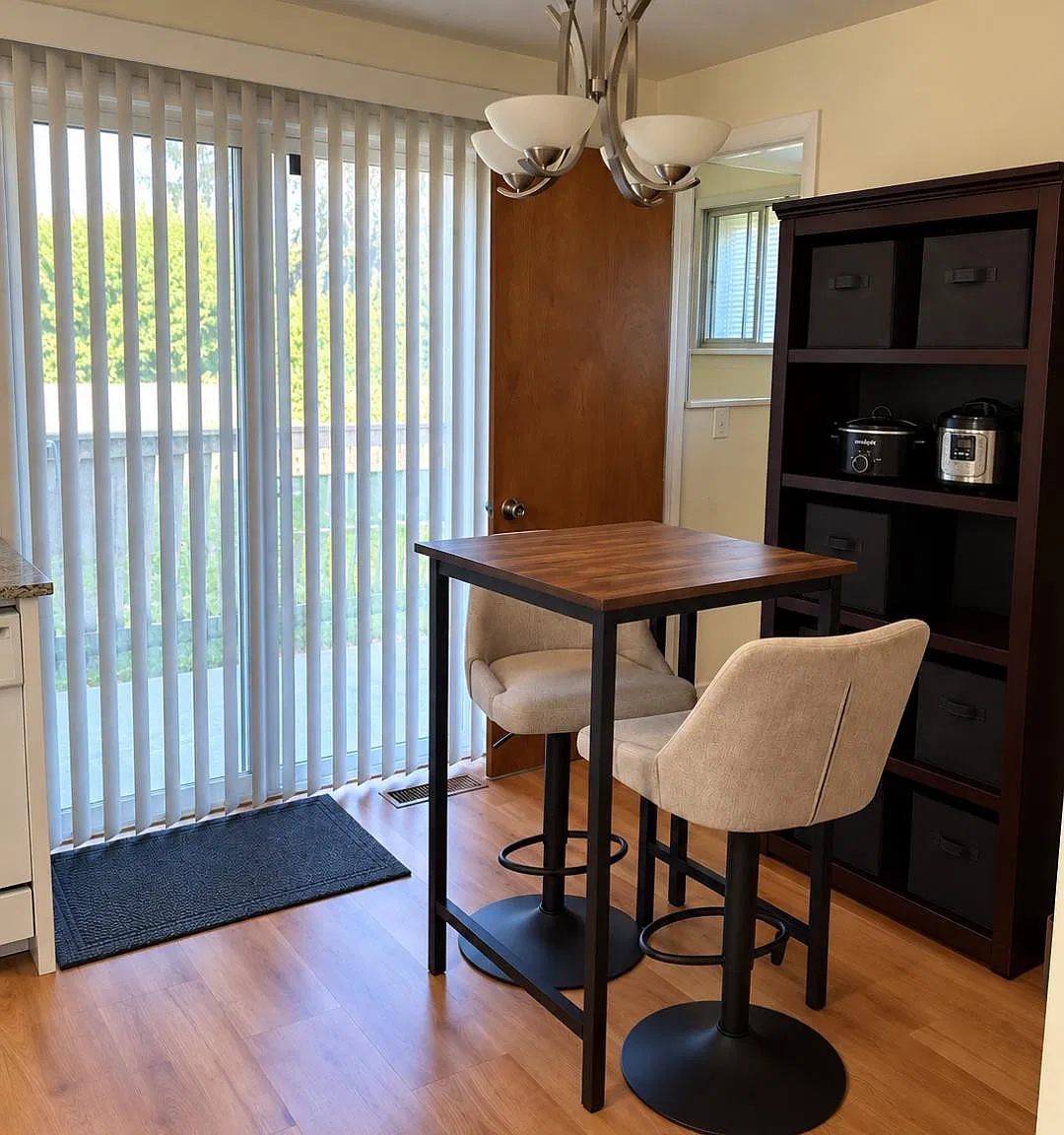 2 bed, 1.5 bath, 925 sqft, $1,275 — Photo 4