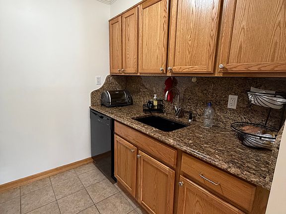 5th image of 150-41 Centerville St #1D