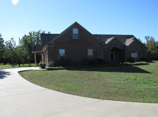 64 Wilson Cove Rd, Morrilton, AR 72110