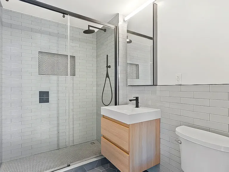 15 Avenue A #4 — Photo 5
