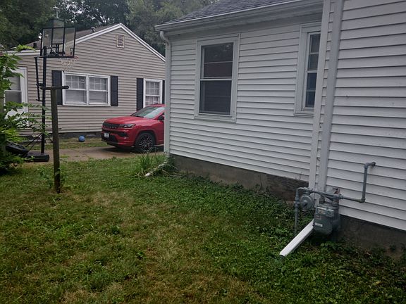 3rd image of 1034 S Tonti Cir