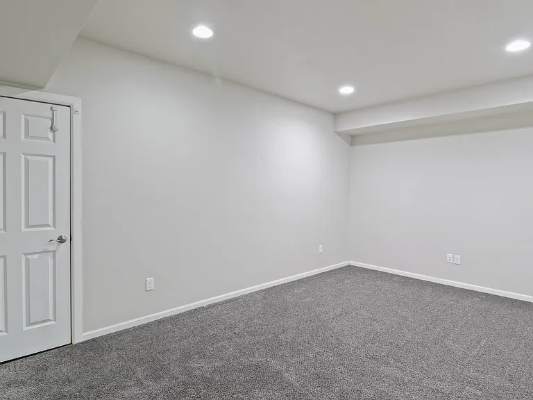 13697 Karen St — Photo 14