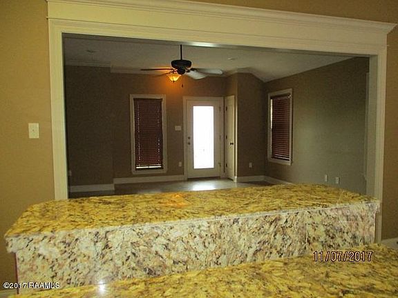 4th image of 609 Peach St