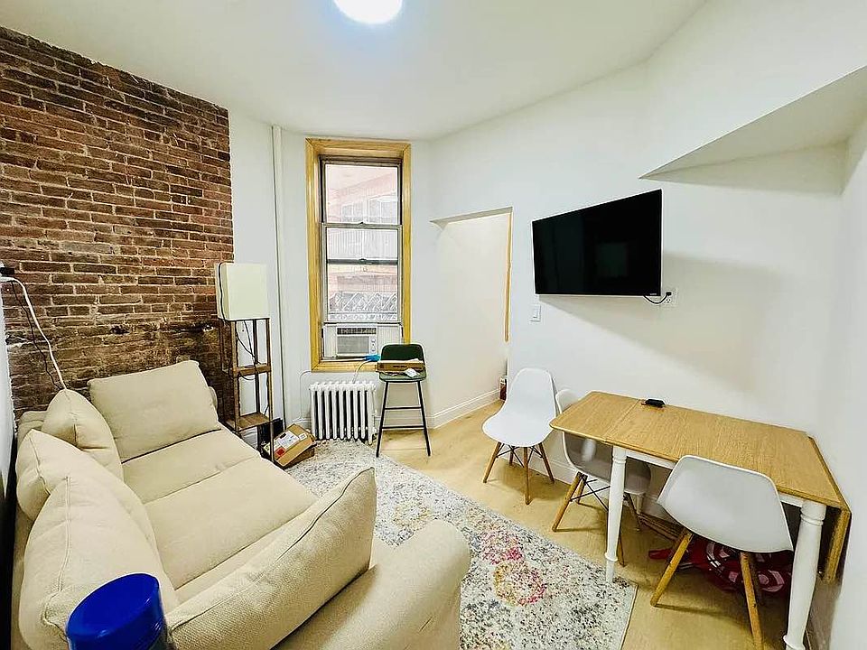 1st image of 13 Saint Marks Pl APT 5r