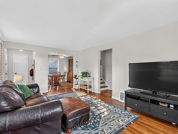 3rd image of 1618 Glenwood Ave