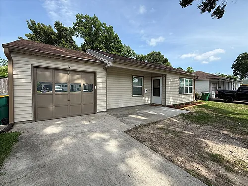 1807 Firwood Dr Photo 1