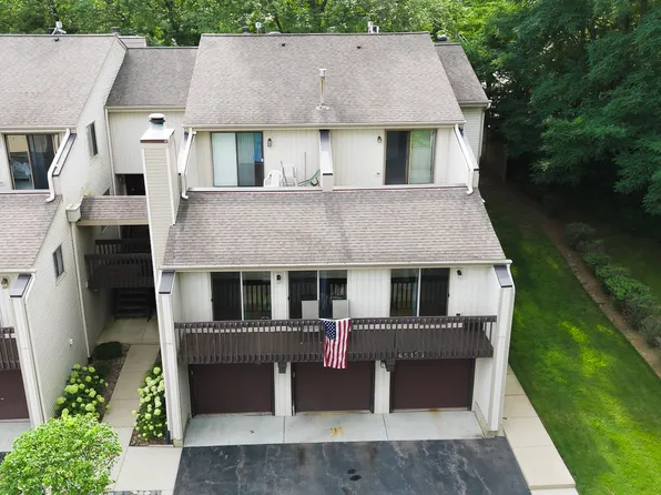 71 White Oaks Rd, Fox Lake, IL 60020