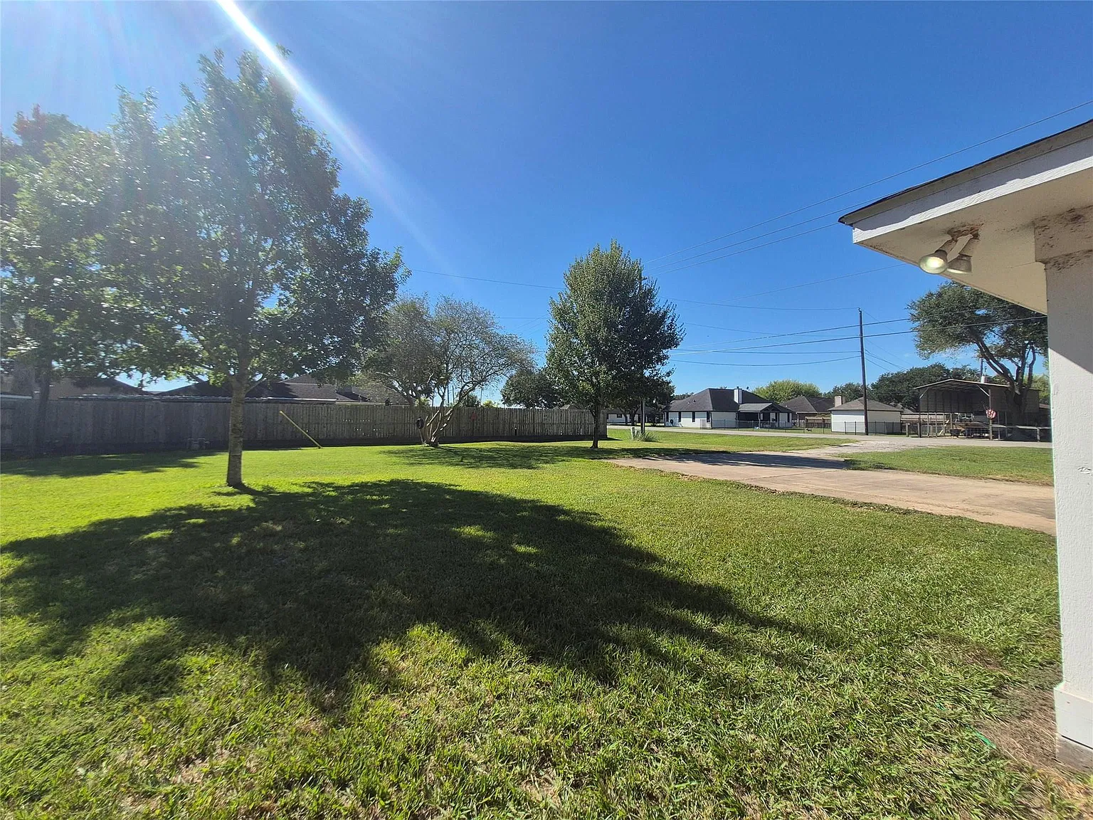 3 bed, 2.0 bath, 1735 sqft, $1,750 — Photo 3