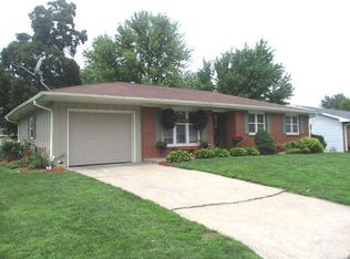 17 Sunrise Dr, Boonville, MO 65233