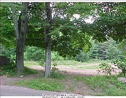 2nd image of 105 Westwoods Rd
