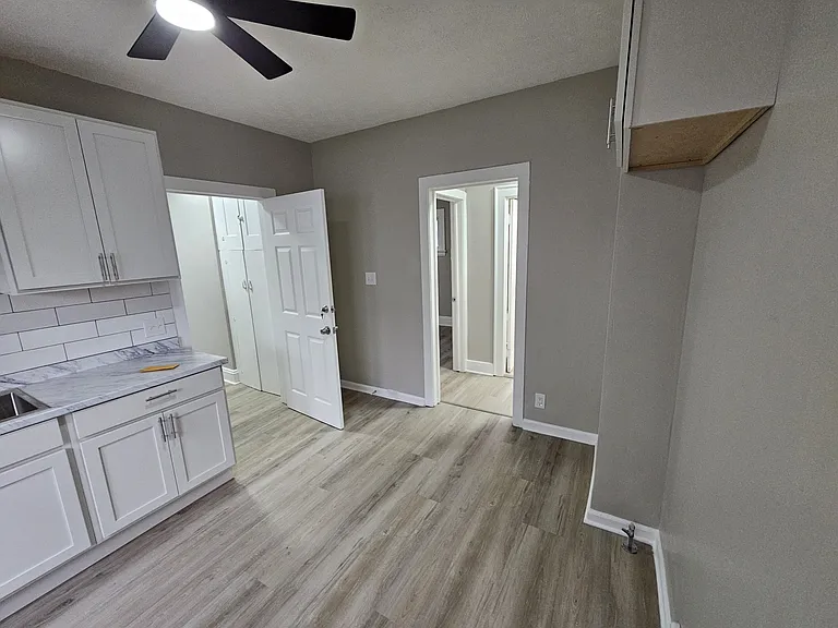 9711 Aetna Rd — Photo 10