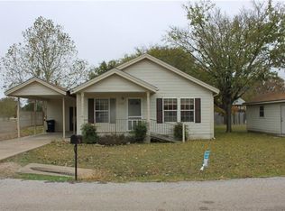 402 Bluebonnet Dr, Burnet, TX 78611