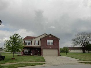 996 Rosemary Cir, Greenfield, IN 46140