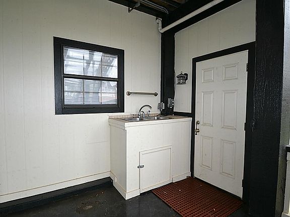 5th image of 1294 Sievers Cove Dr