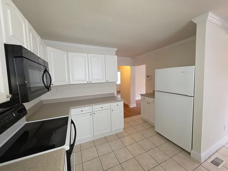 356 Melbourne Ct — Photo 11