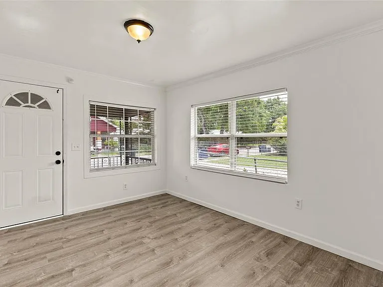 1605 E 29th Ave — Photo 20
