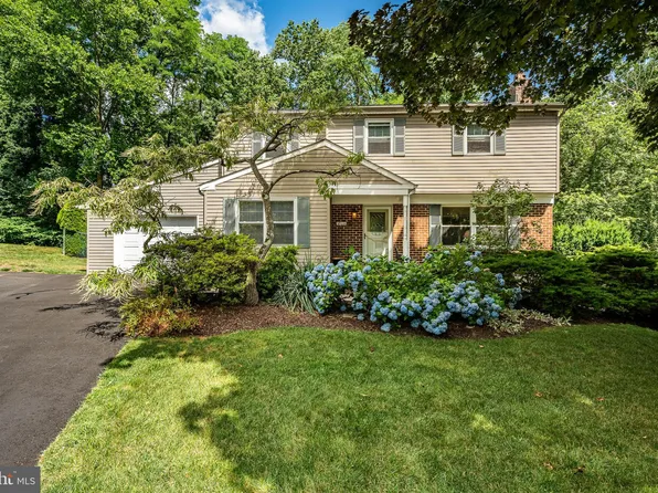 301 Francis Dr, Havertown, PA 19083