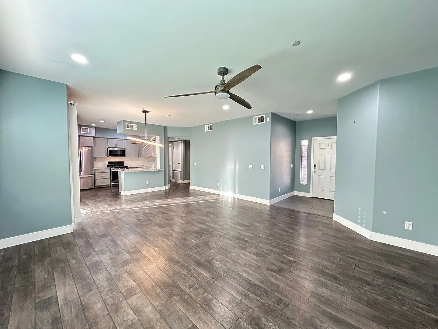 Downtown Summerlin Townhouse 2-Bed 2-Bath! — Photo 3