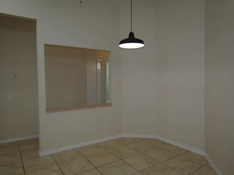 463 Bermuda Isles Cres — Photo 15