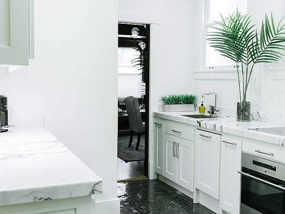 5th image of 839 E South Temple St #104