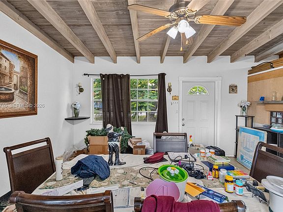3rd image of 3125 SW 15th St