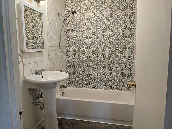 4th image of 929 W Pierson St Unit 1