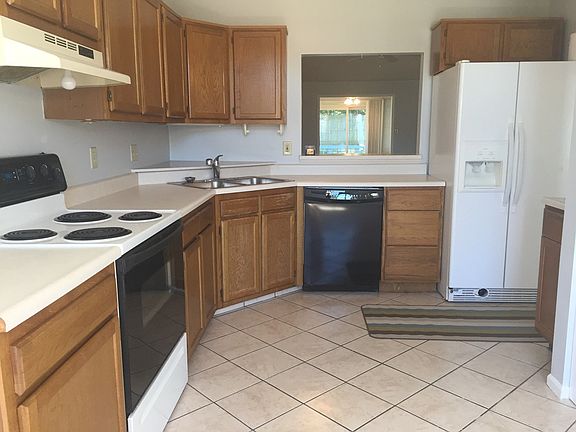 3rd image of 8551 Green Valley Dr