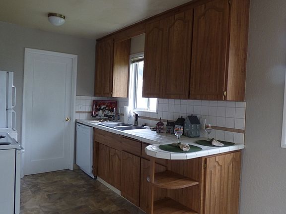 4th image of 10303 B St E