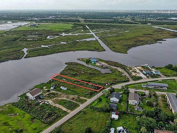 3rd image of 4810 Bayou Ln
