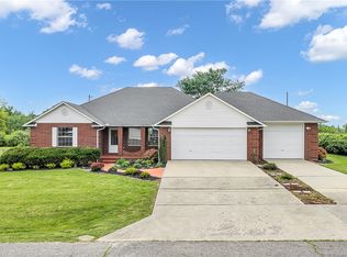 2202 W Green Acres Dr, Rogers, AR 72758