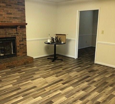 4th image of 3832 Woodlake Ct