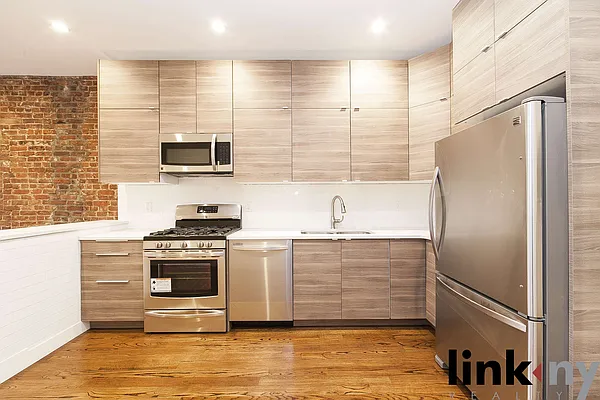 Rented by Link NY Realty | media 26