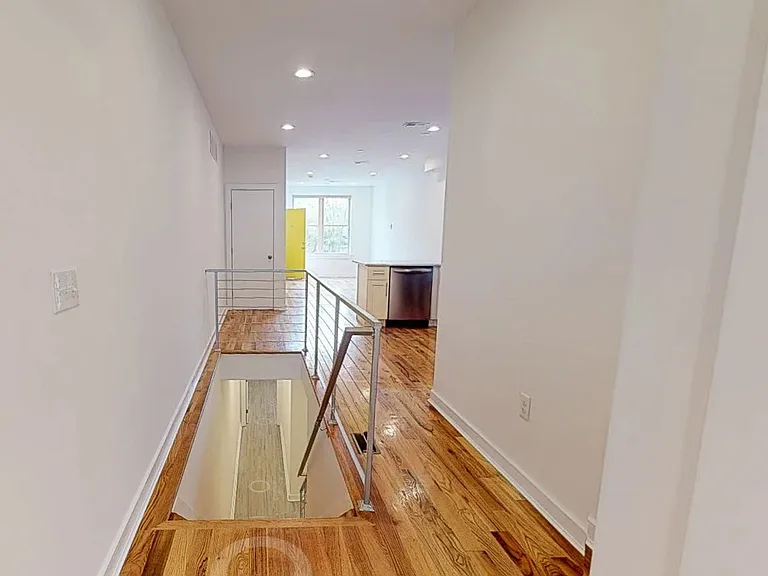 1642 N Marshall Street — Photo 15