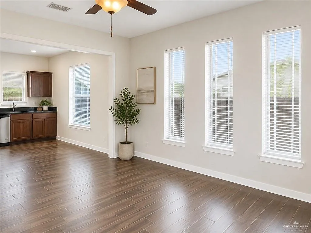 2 bed, 2.0 bath, 956 sqft, $950 — Photo 3