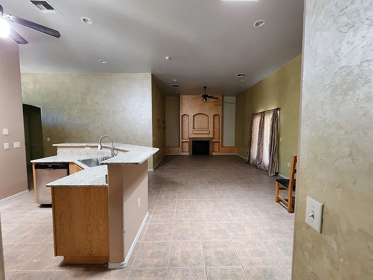 1050 W Rochin Rd — Photo 35