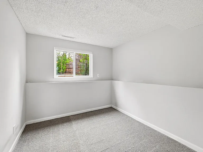 4935 Montebello Dr — Photo 18