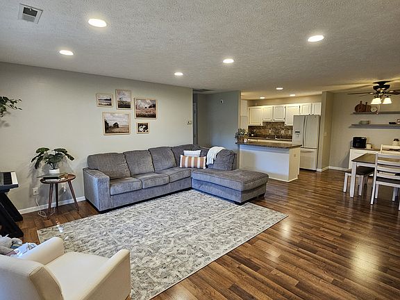 5th image of 702 Scott Dr #702